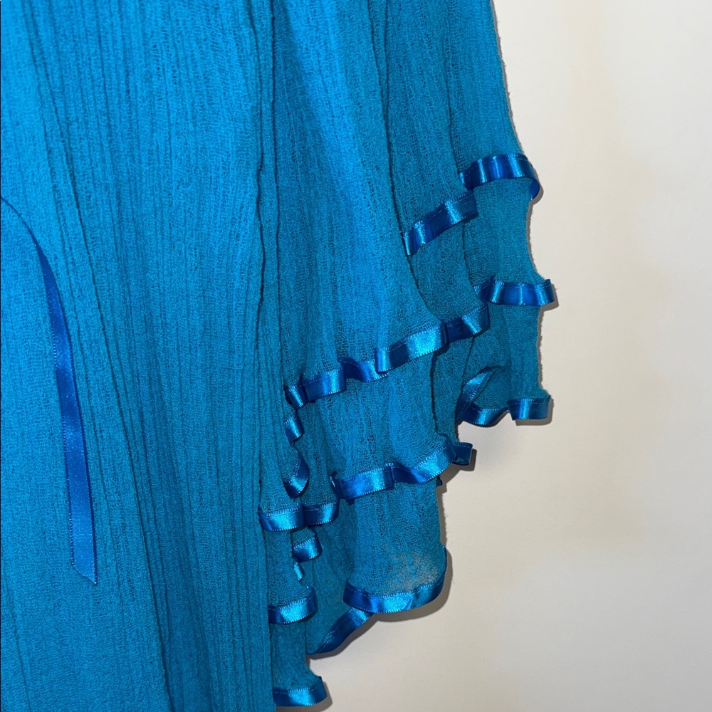 Chic Teal Women's Blouse with Lace Accents - Picture 2 of 5